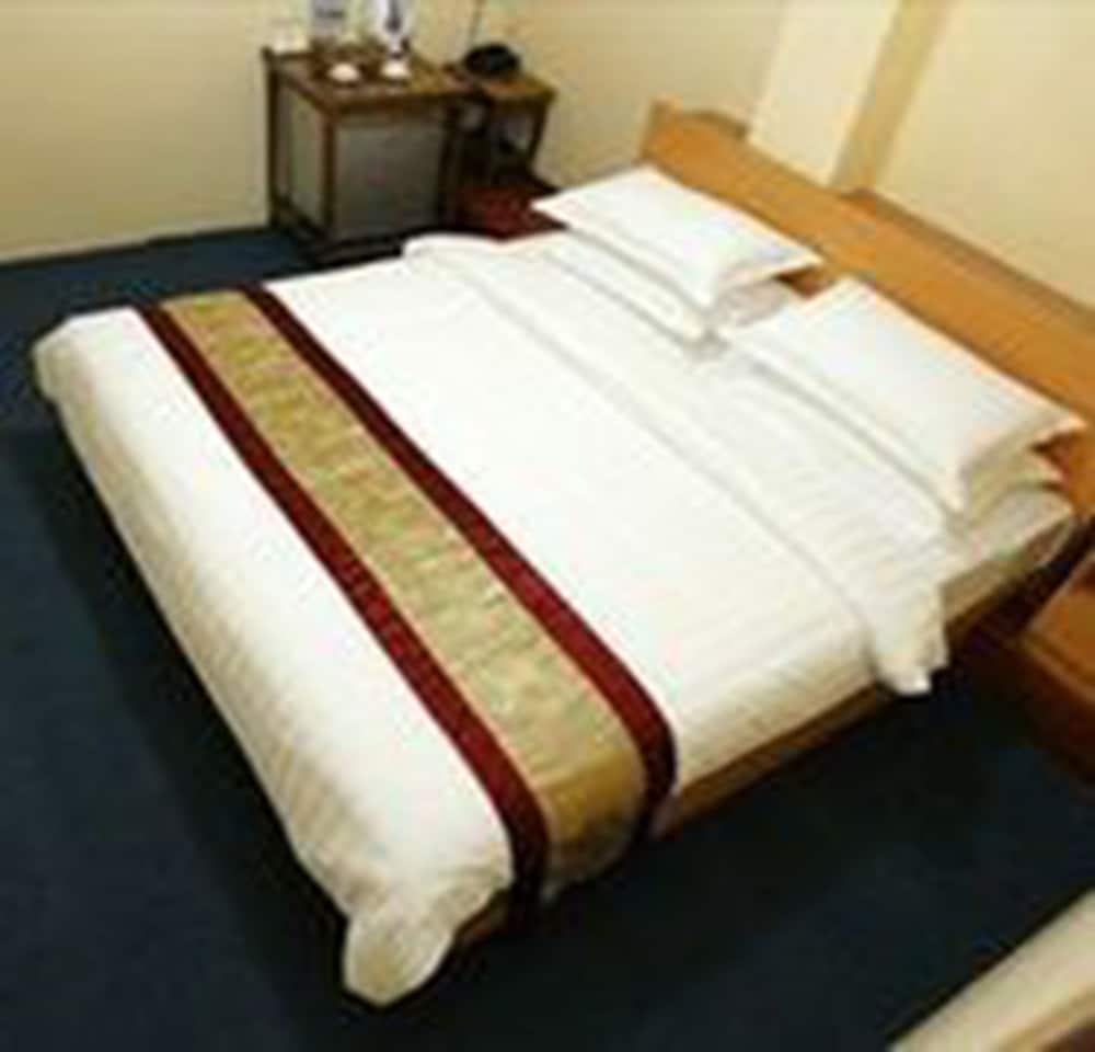 Vacation Hotel Yangon Exterior photo