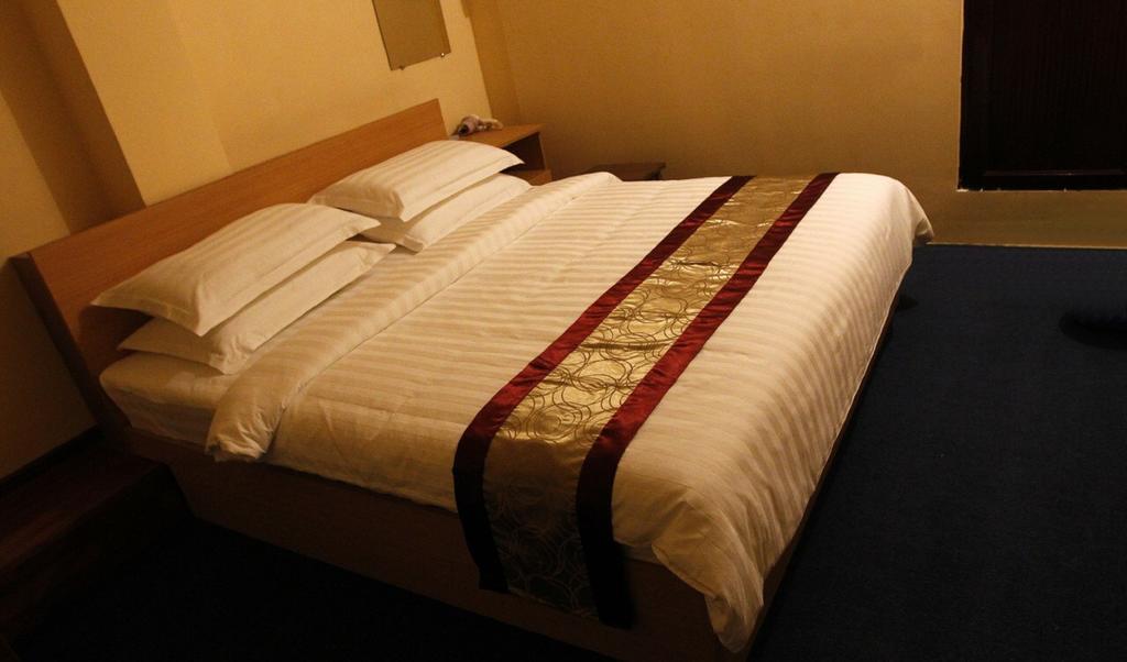 Vacation Hotel Yangon Exterior photo