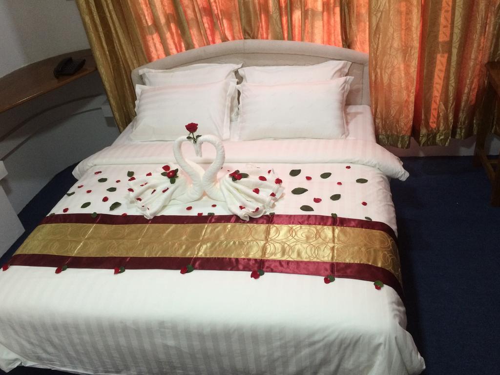 Vacation Hotel Yangon Exterior photo