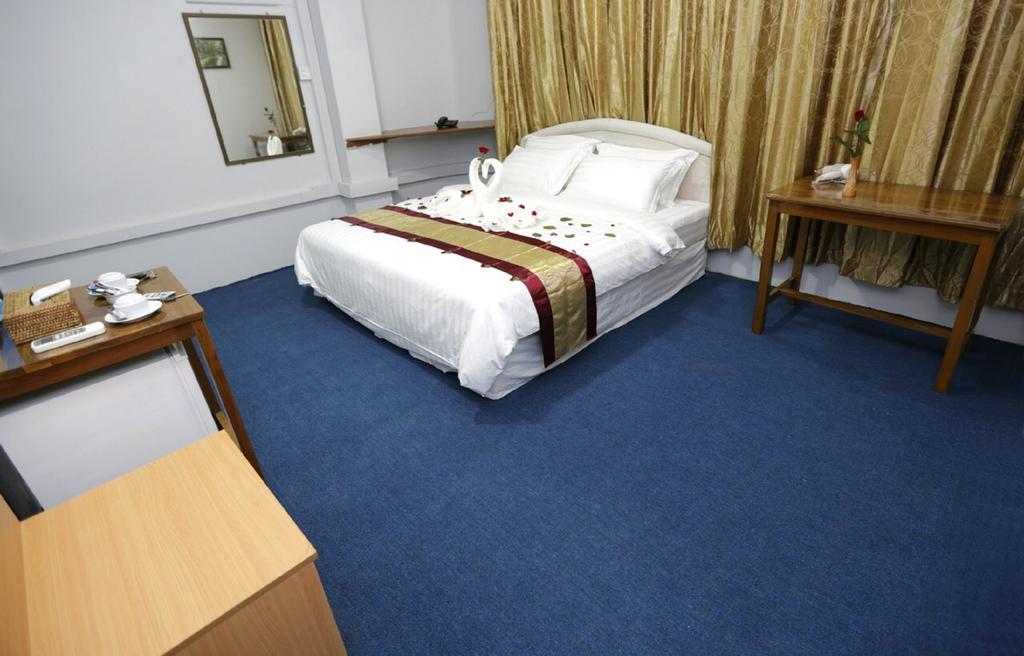 Vacation Hotel Yangon Exterior photo