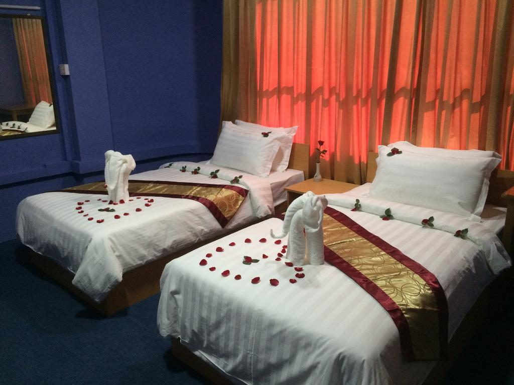 Vacation Hotel Yangon Exterior photo